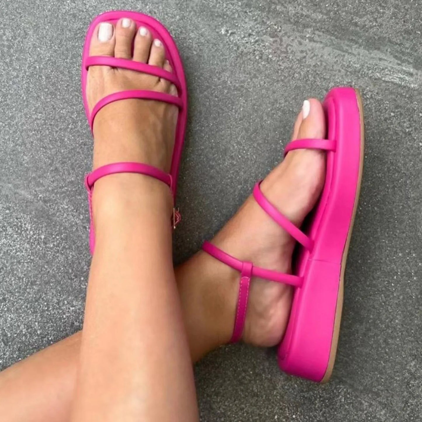 Fashionable New Pattern Sandals Summer Open Toe Comfortable Buckle Flat Comfortable Non Slip Shoes Women'S Sandals Summer 2024