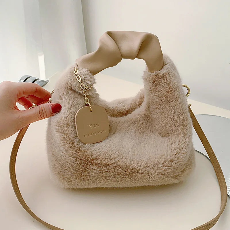 Plush Texture Cross-Body Bag For Women Eco-Friendly Fur Large Capacity Fashionable Winter Furry Hand Bag For Women